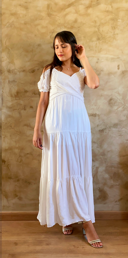 Vestido longo branco romântico