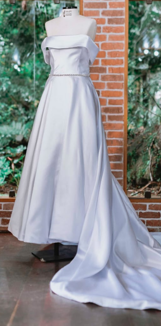 Vestido de noiva tomara que caia com mangas