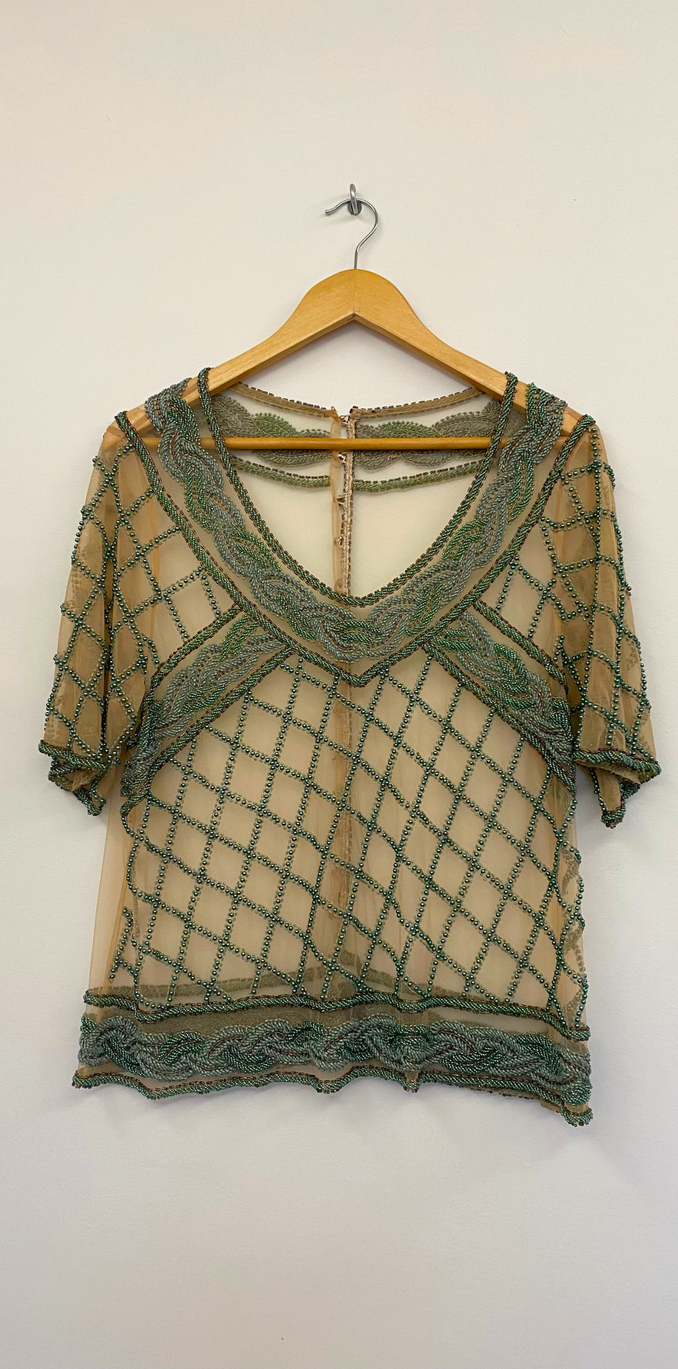 Vestido Longo Verde com Sobreposição em Bordado