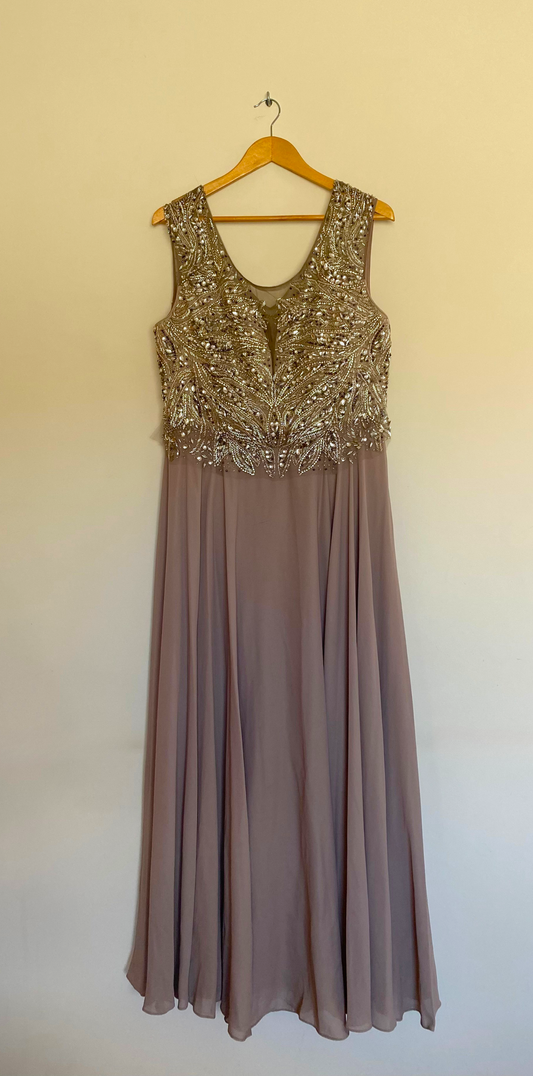 Vestido Longo Elegância Dourada