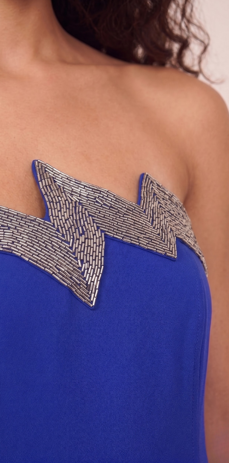 Vestido Azul Tomara que Caia com Bordados Prateados
