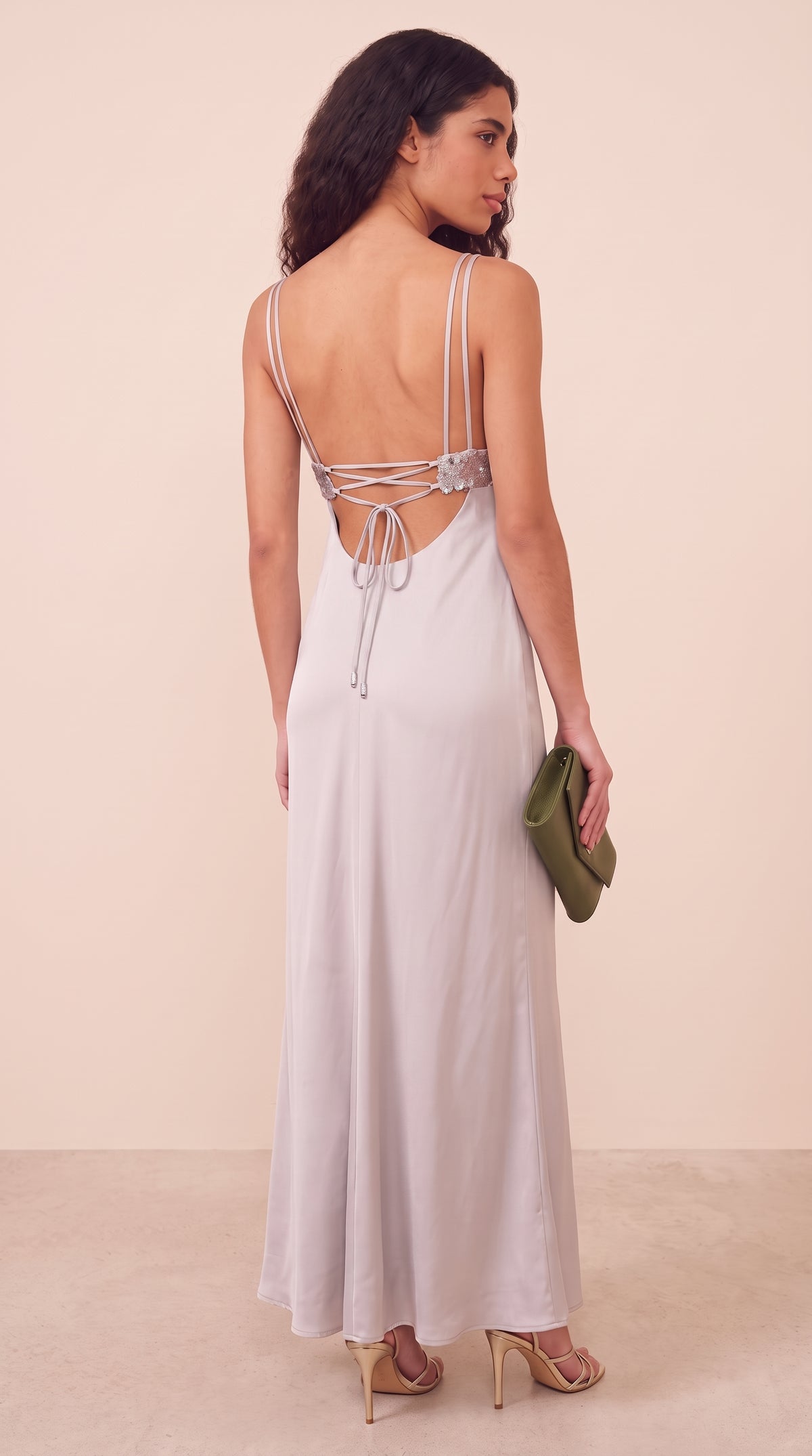 Vestido longo prata de detalhes bordados