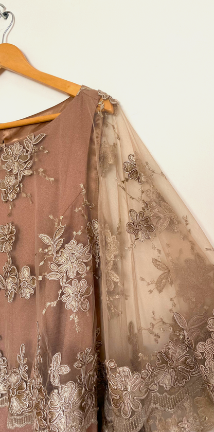 Vestido Elegância Dourada